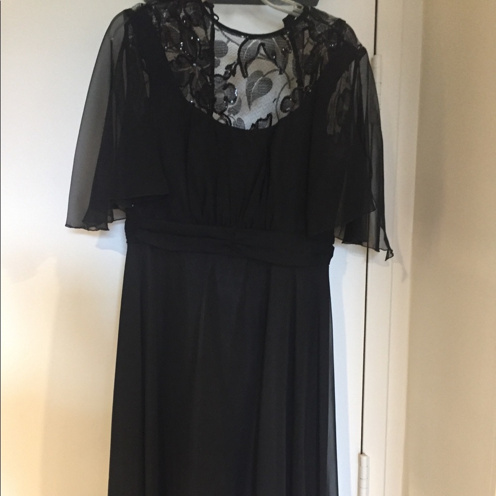 European black dress with lace top&flowing skirt